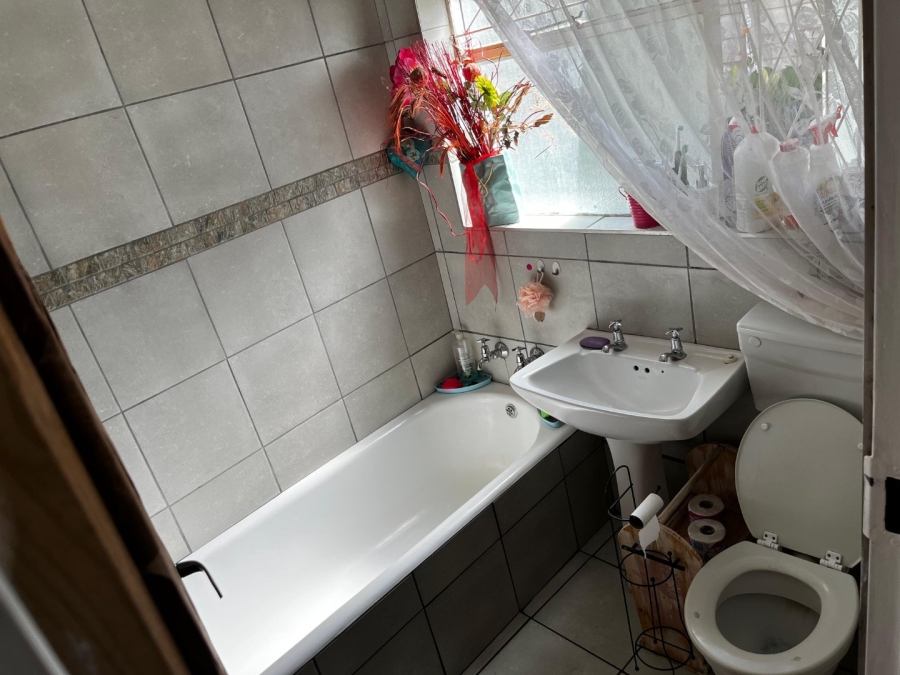 3 Bedroom Property for Sale in La Hoff North West